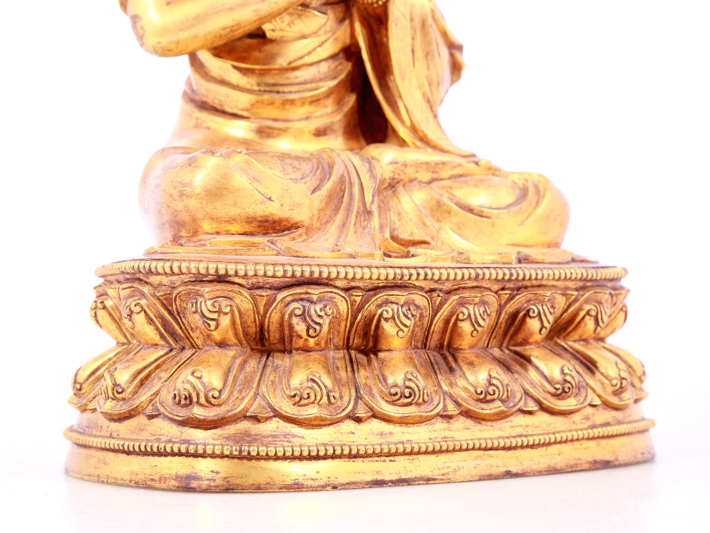 A solemn gilt bronze statue of Bodhisattva