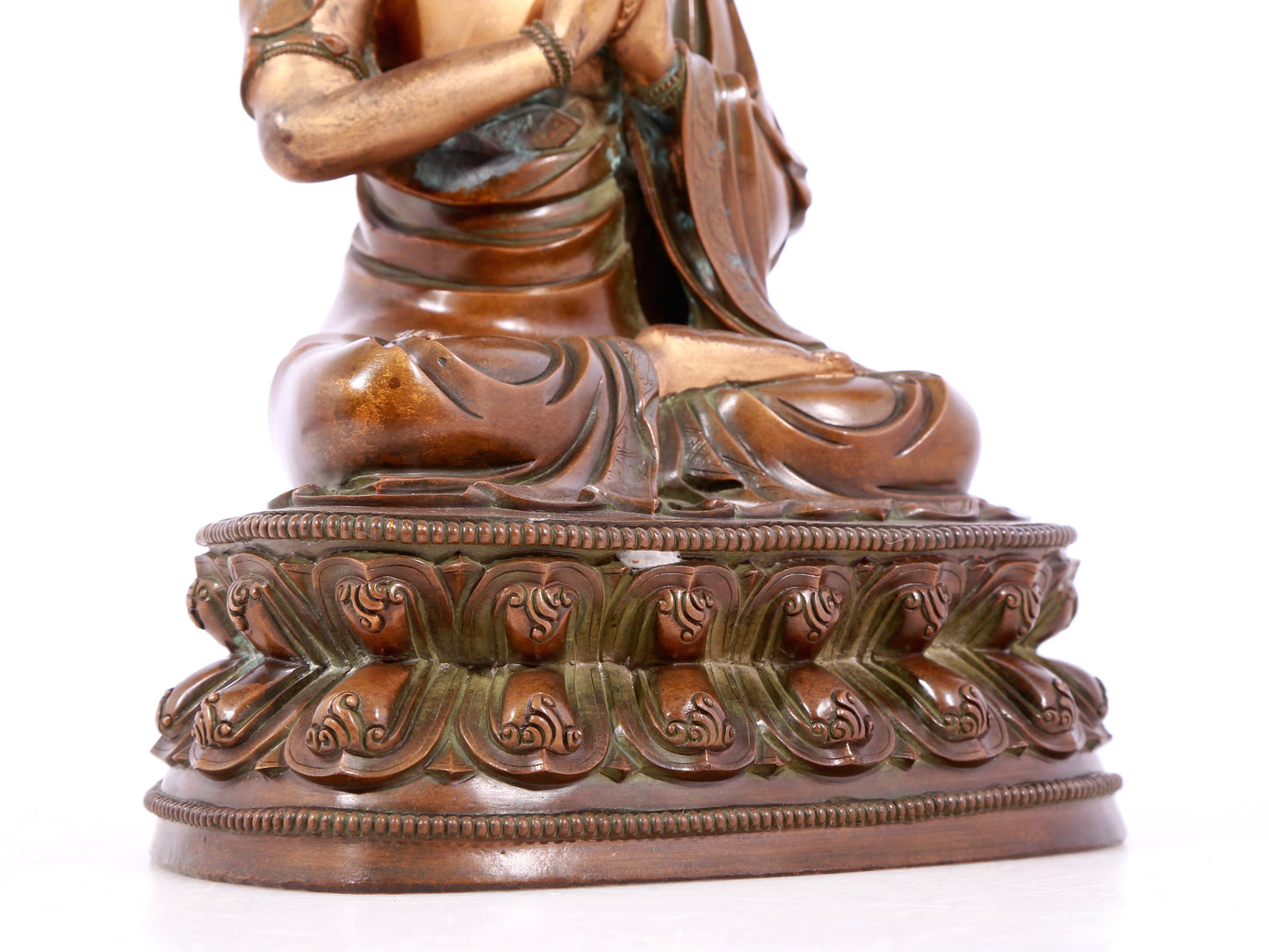 A solemn gilt bronze statue of Bodhisattva