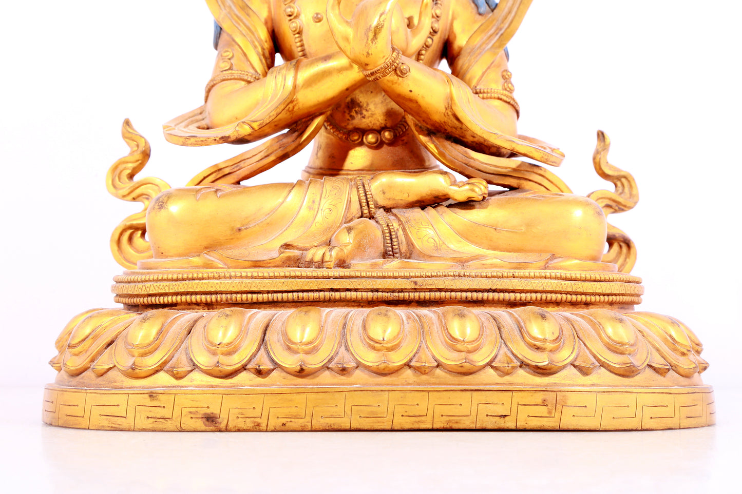 A solemn gilt bronze statue of Bodhisattva