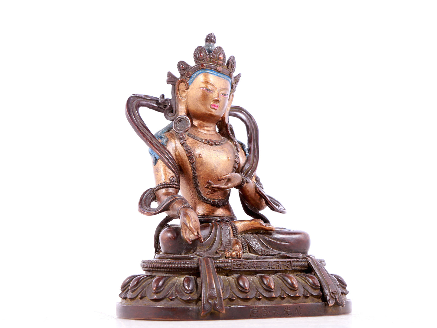 A solemn gilt bronze statue of Bodhisattva