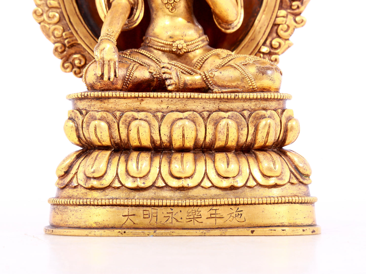 A solemn gilt bronze statue of Bodhisattva