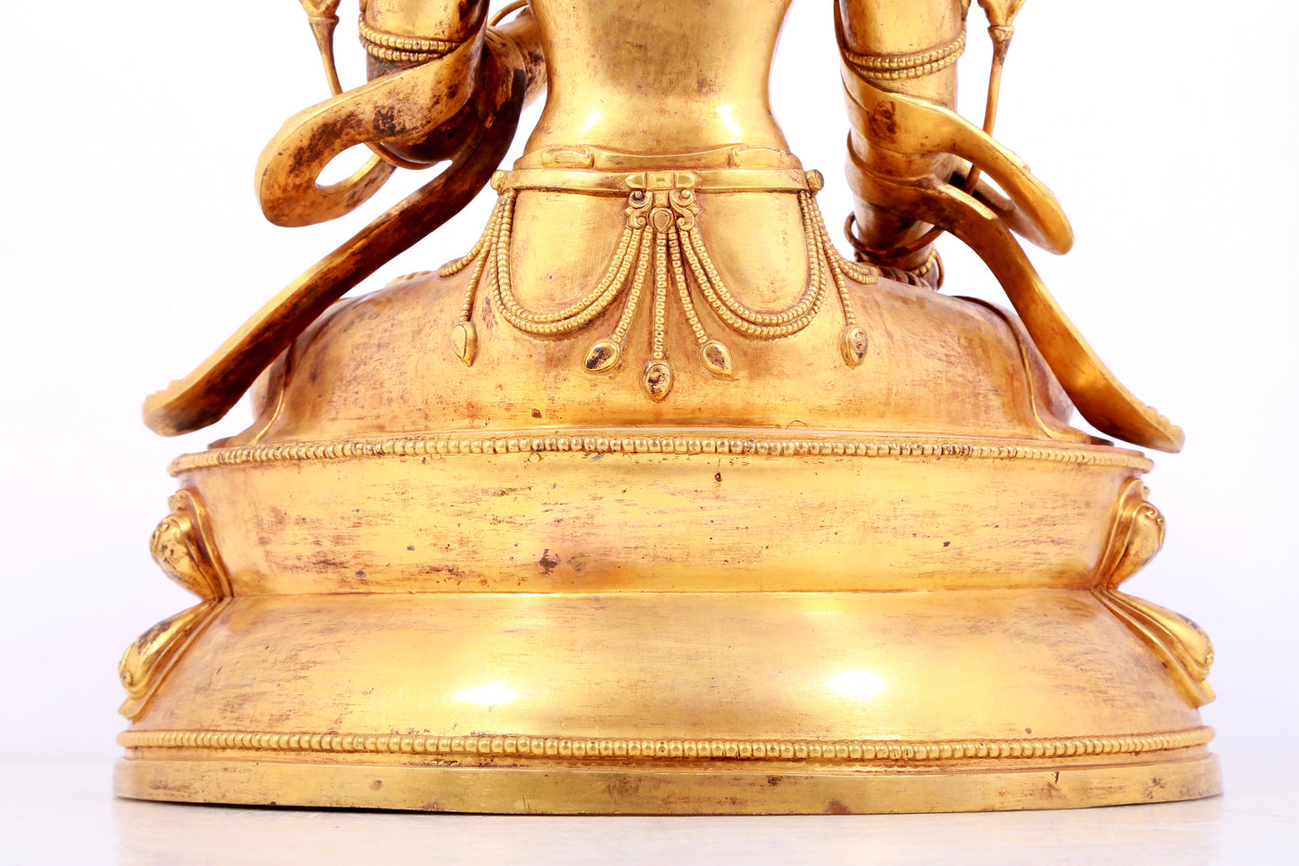 A solemn gilt bronze statue of Bodhisattva