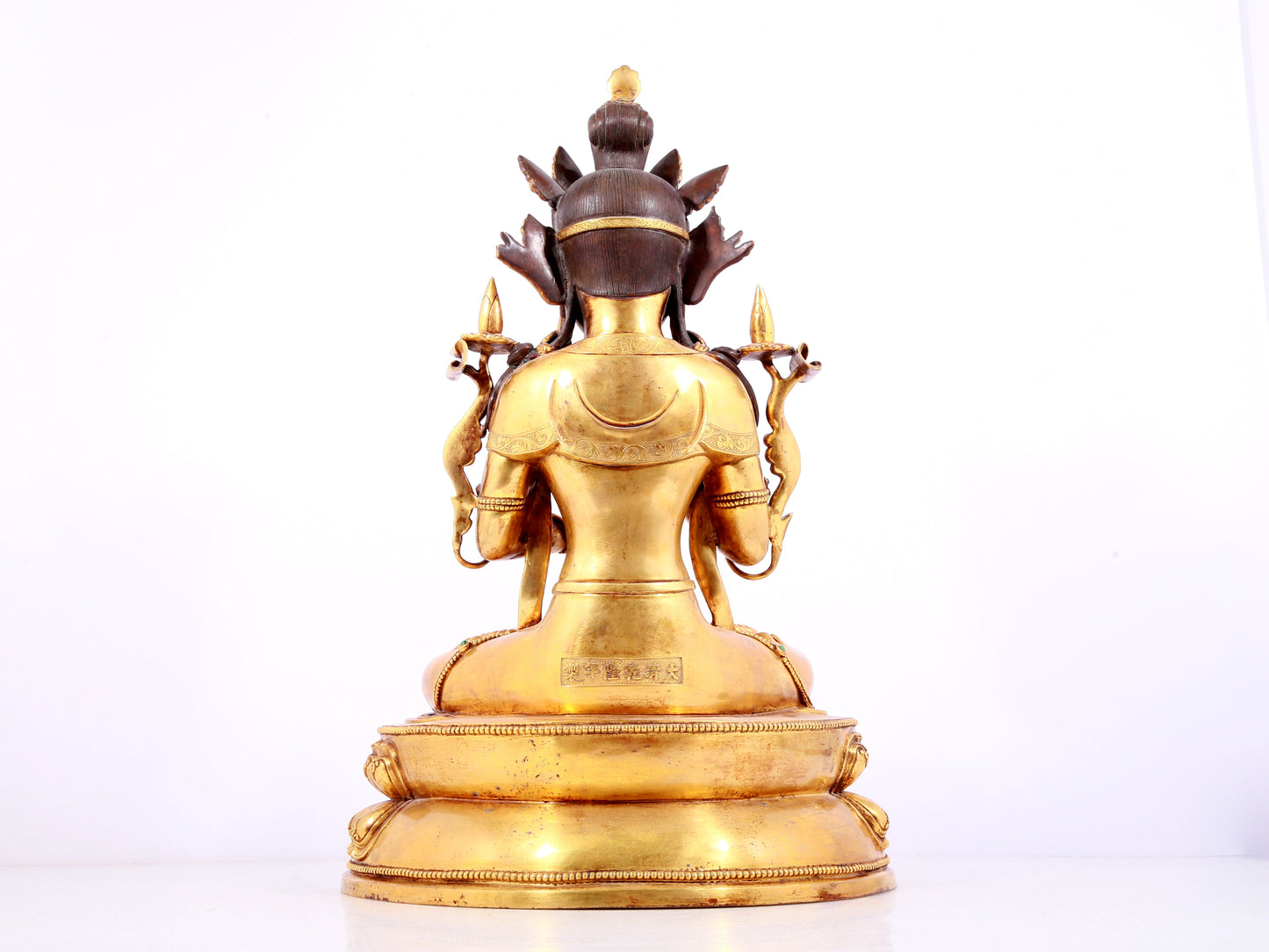 A solemn gilt bronze statue of Bodhisattva inlaid gems