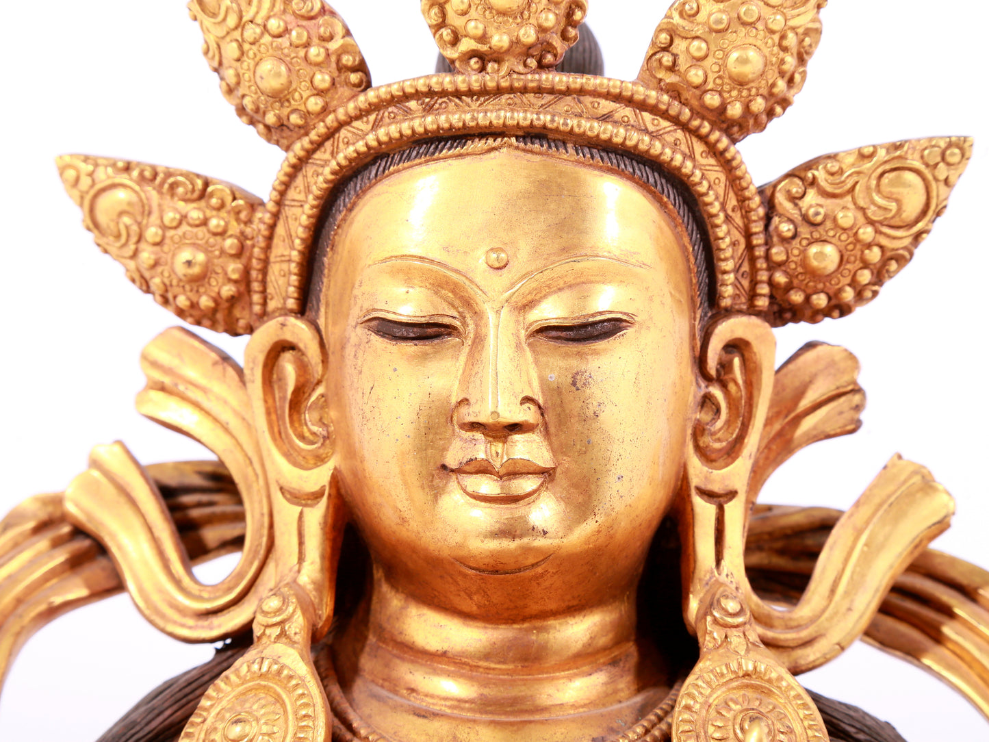 A solemn gilt bronze statue of Bodhisattva