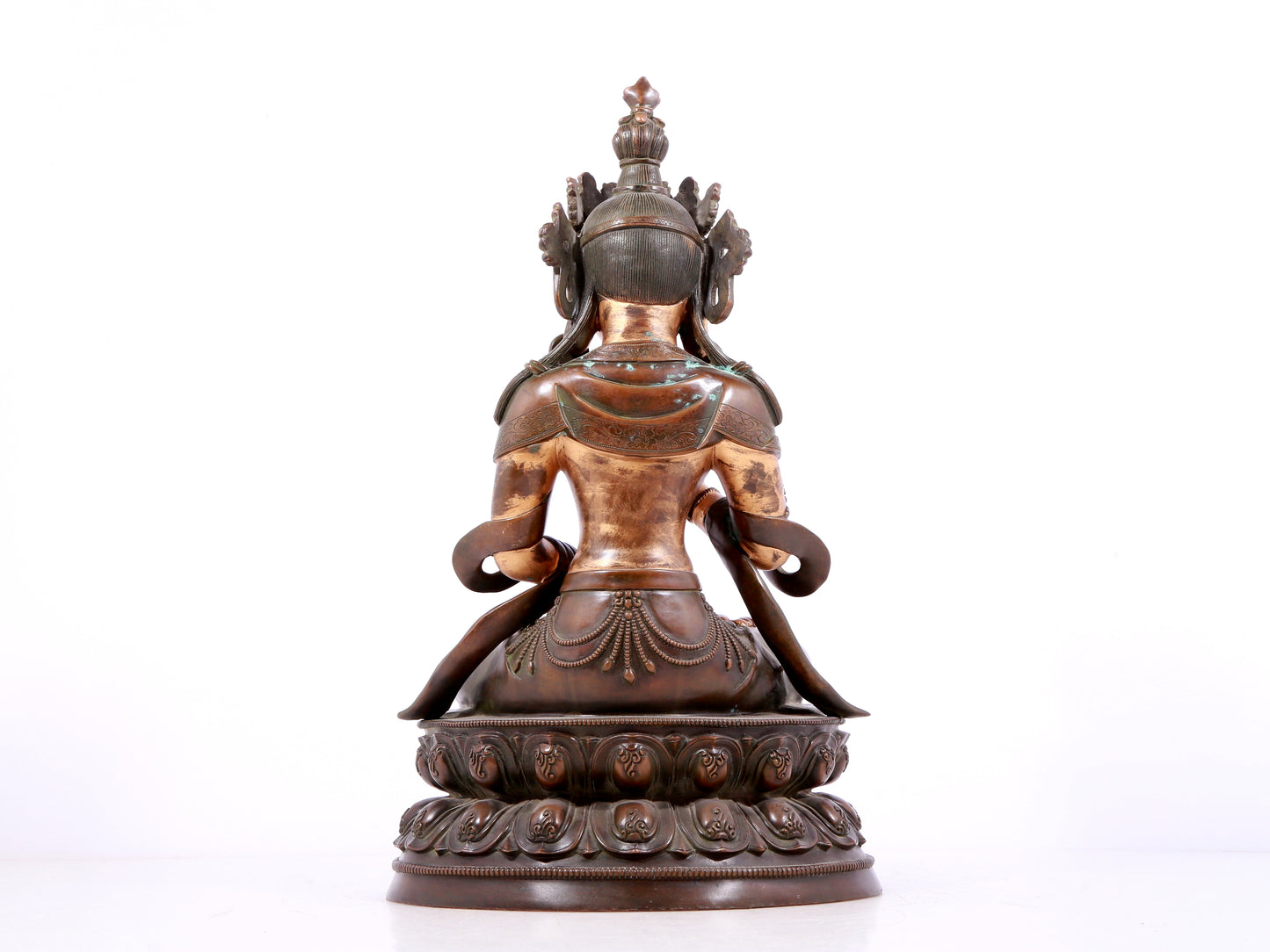 A solemn gilt bronze statue of Bodhisattva