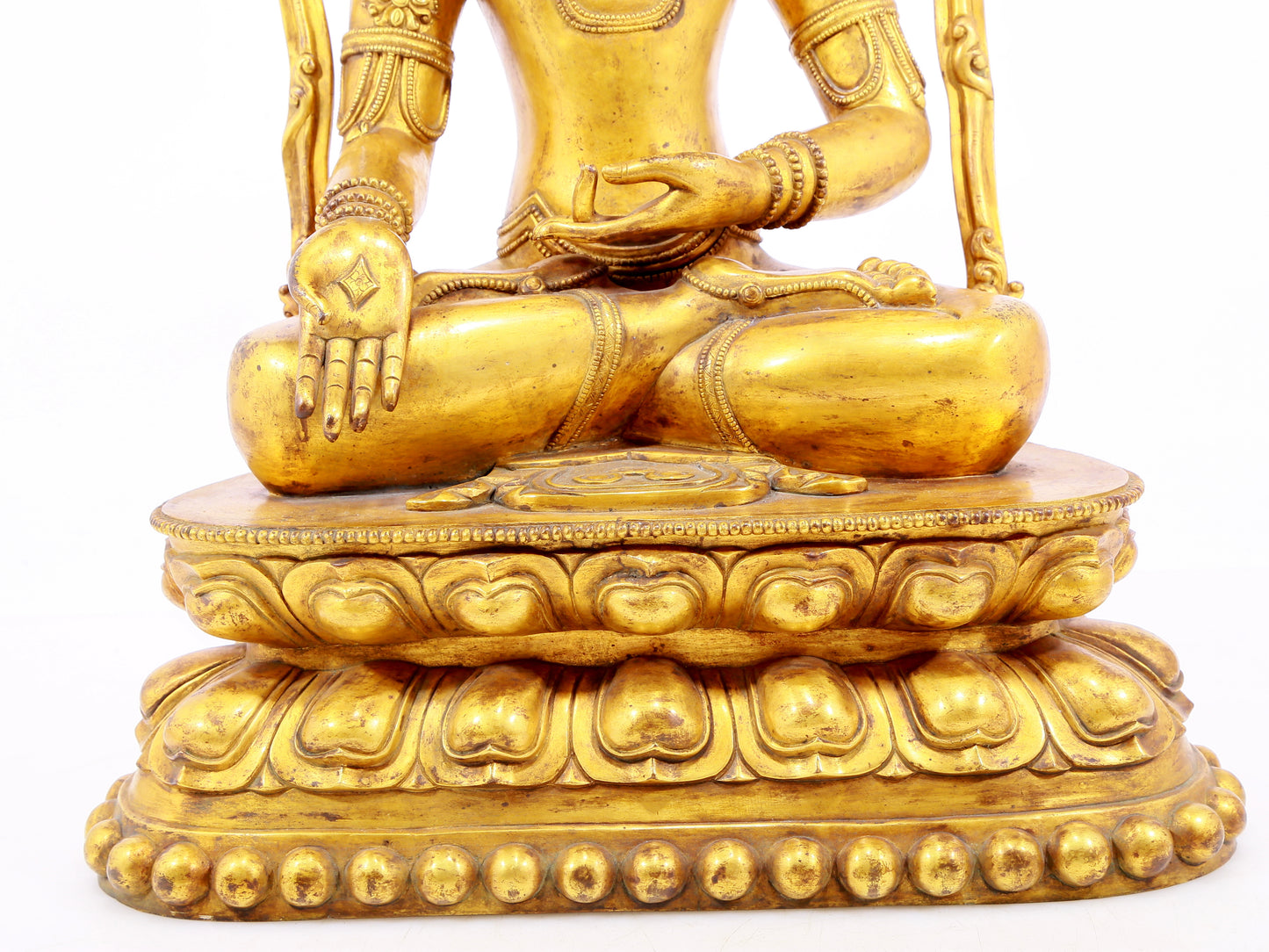 A gilt bronze statue of Bodhisattva