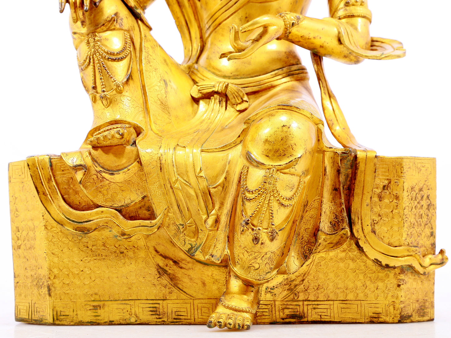 A Magnificent Gilt-Bronze Figure Of Guanyin