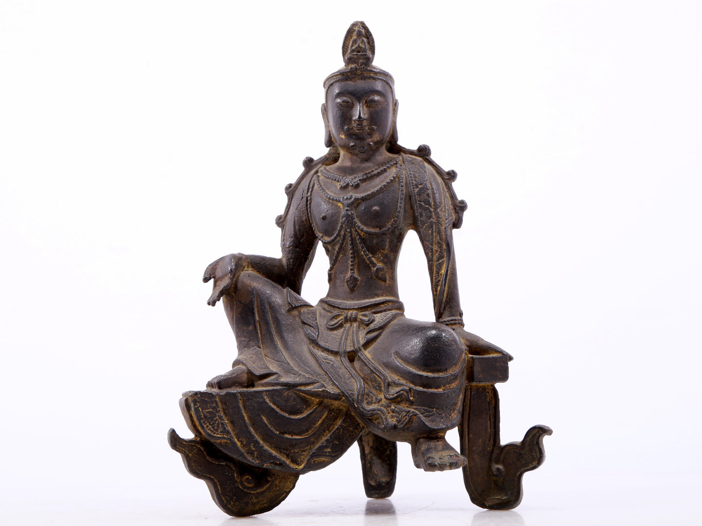 A serene gilt bronze statue of Guanyin