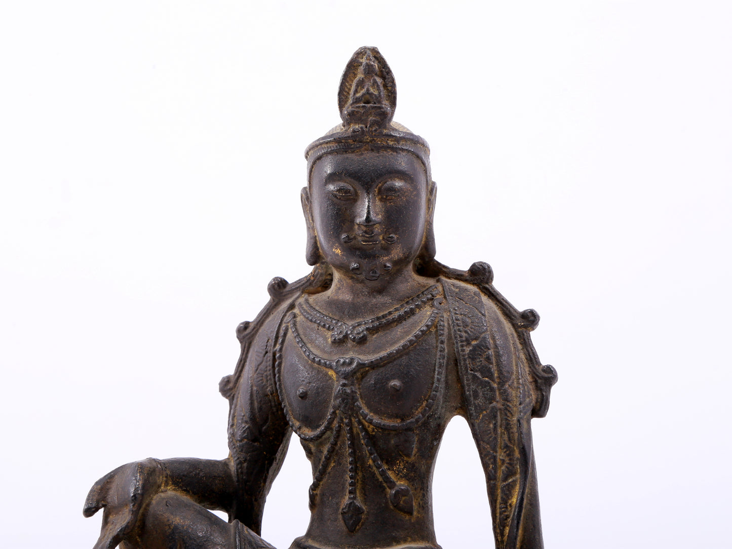 A serene gilt bronze statue of Guanyin