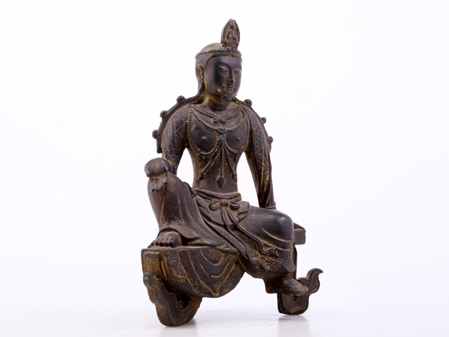 A serene gilt bronze statue of Guanyin