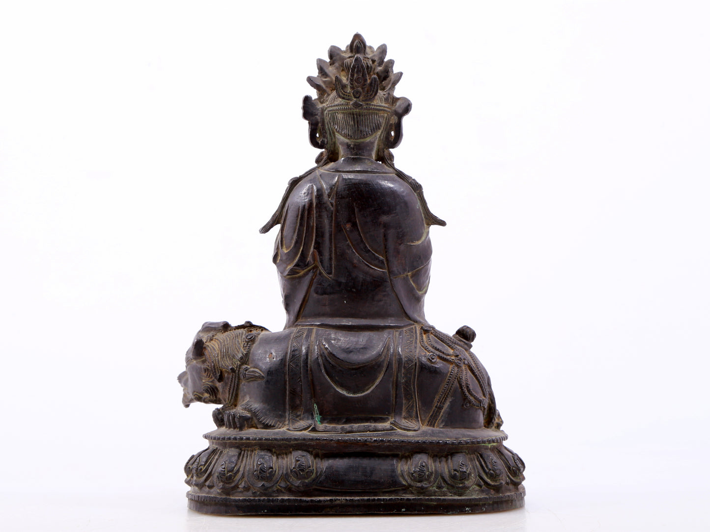 A serene gilt bronze Guanyin statue