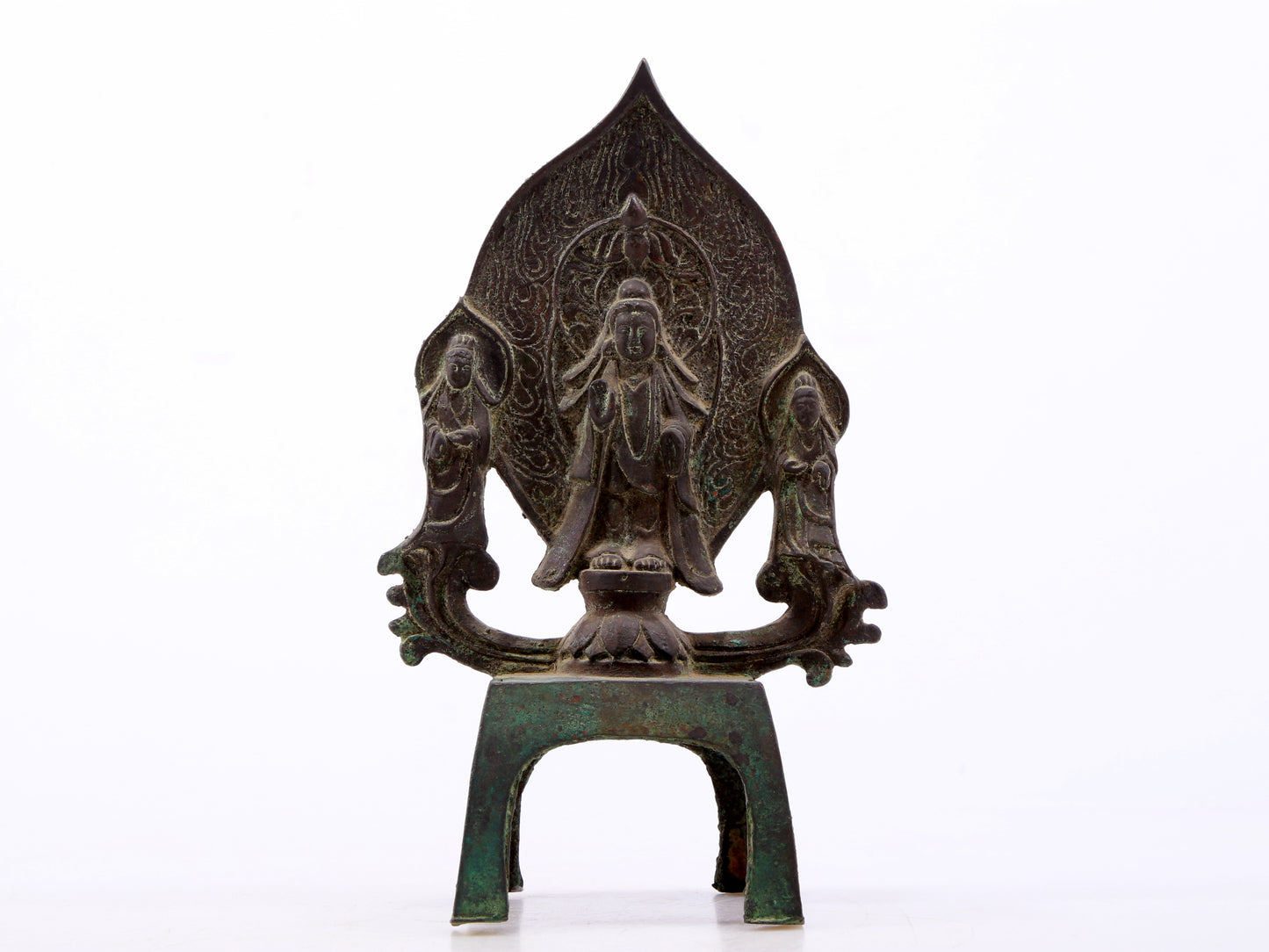 A rare bronze Guanyin statue,