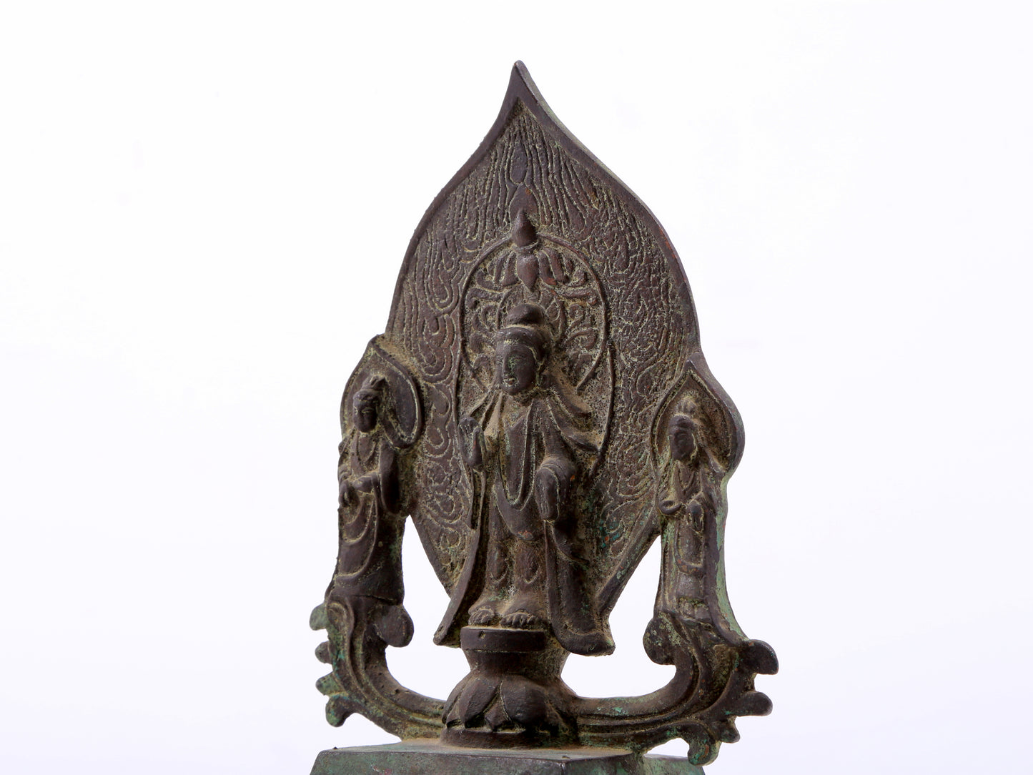 A rare bronze Guanyin statue,