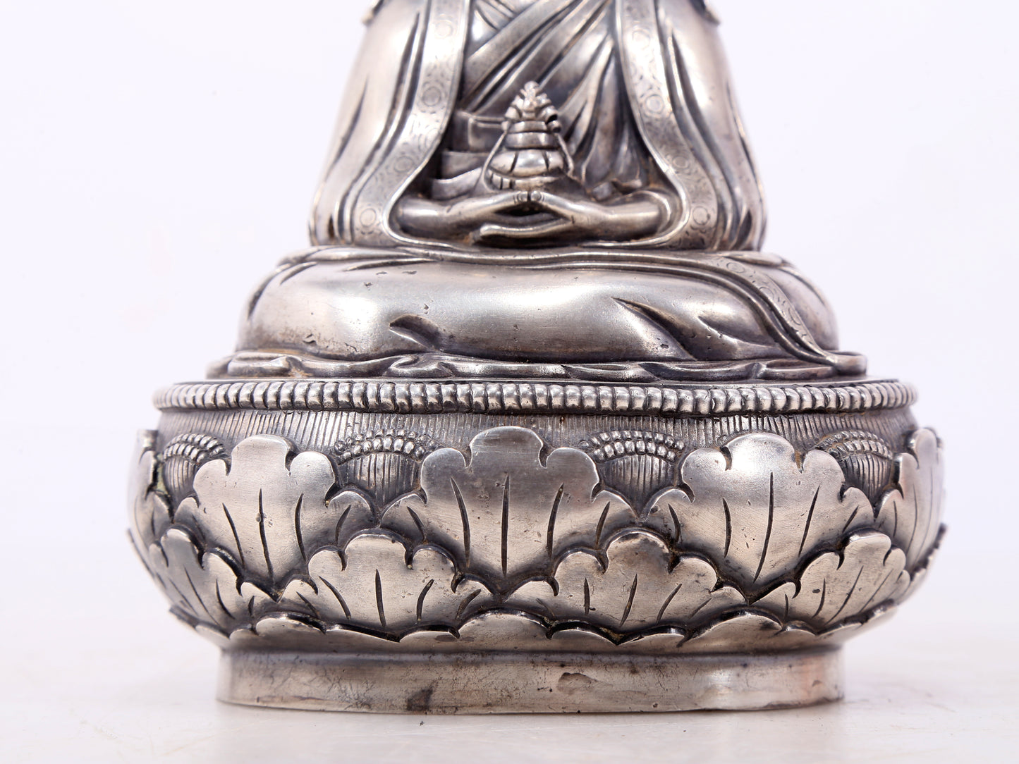 A serene gilt bronze Tsongkhapa