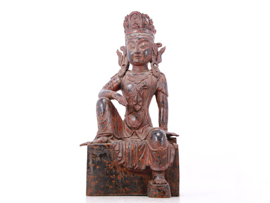 A serene gilt bronze Guanyin statue