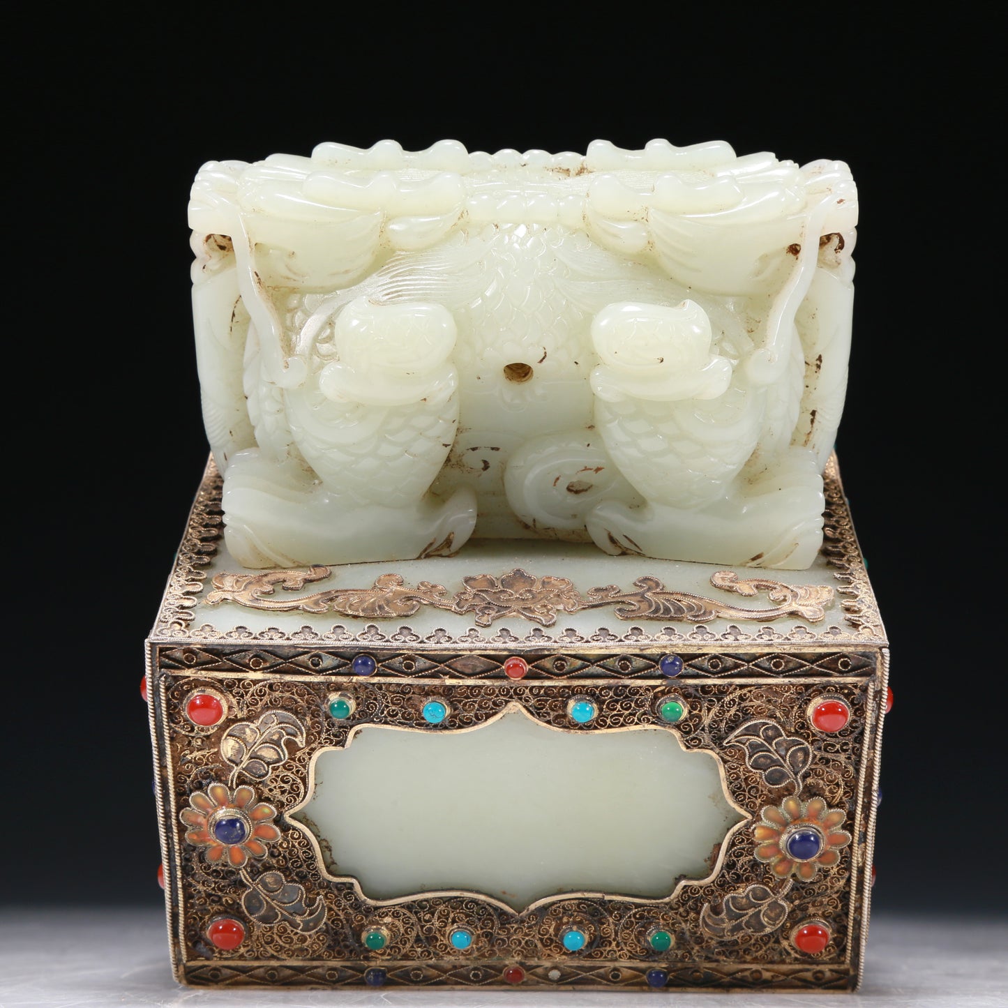 A Marvelous White Jade Gold-Mounted Blueing 'Flower& Dragon' Seal