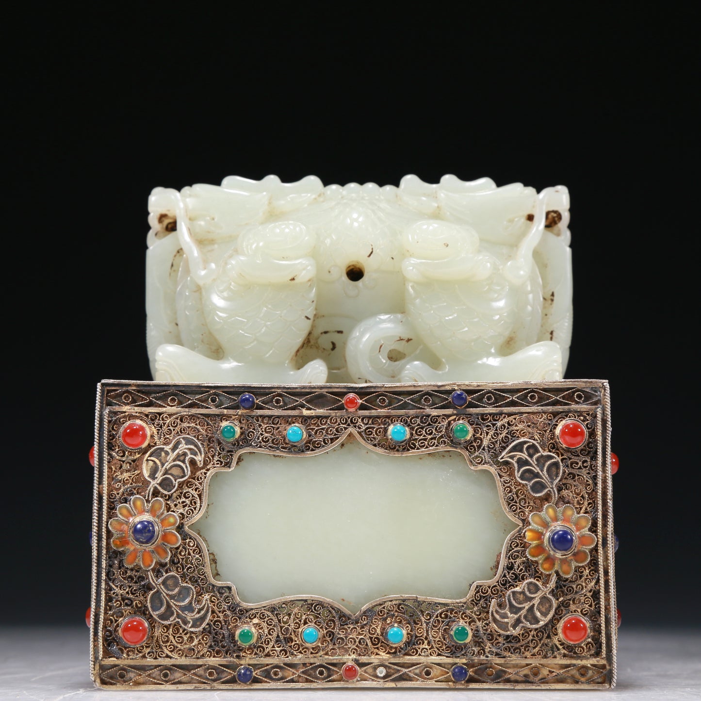 A Marvelous White Jade Gold-Mounted Blueing 'Flower& Dragon' Seal