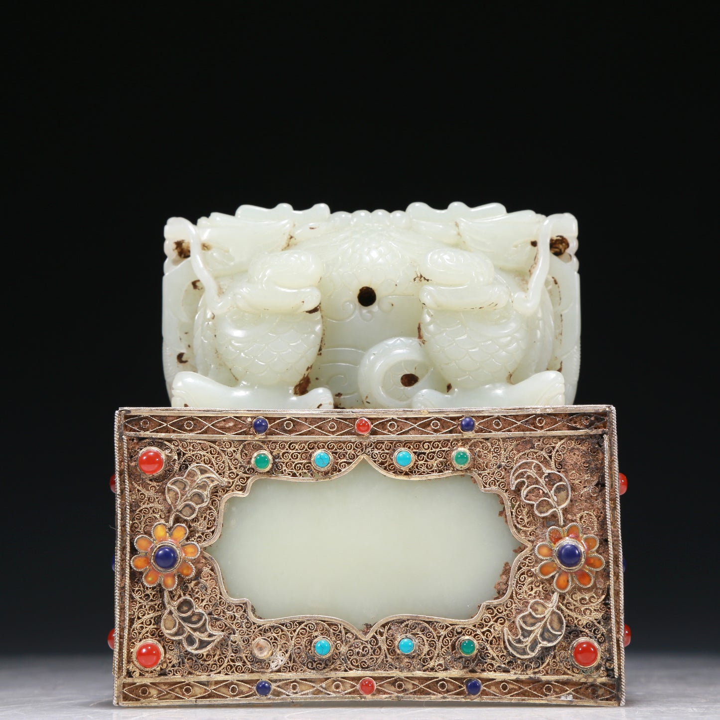 A Marvelous White Jade Gold-Mounted Blueing 'Flower& Dragon' Seal