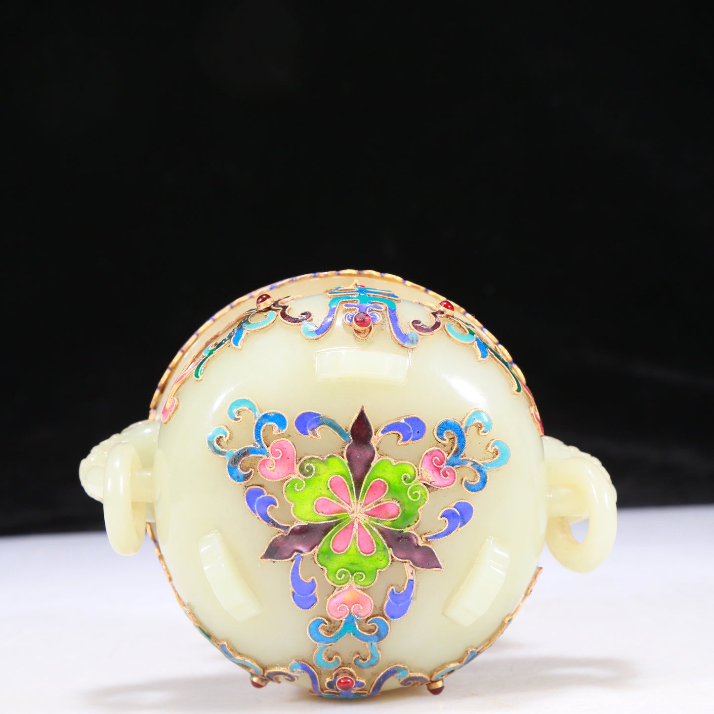 An Elaborate White Jade Gold-Mounted Blueing Tripod Jardiniere