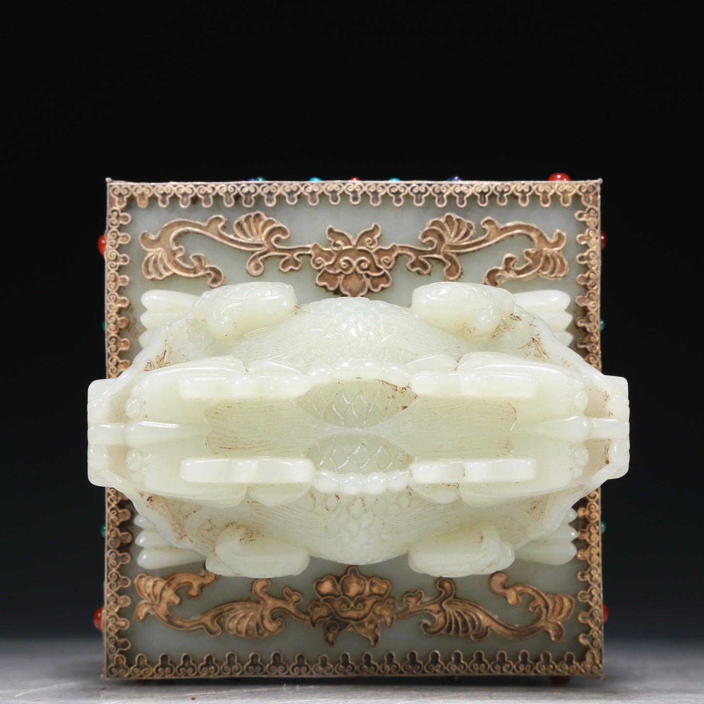 A Marvelous White Jade Gold-Mounted Blueing 'Flower& Dragon' Seal