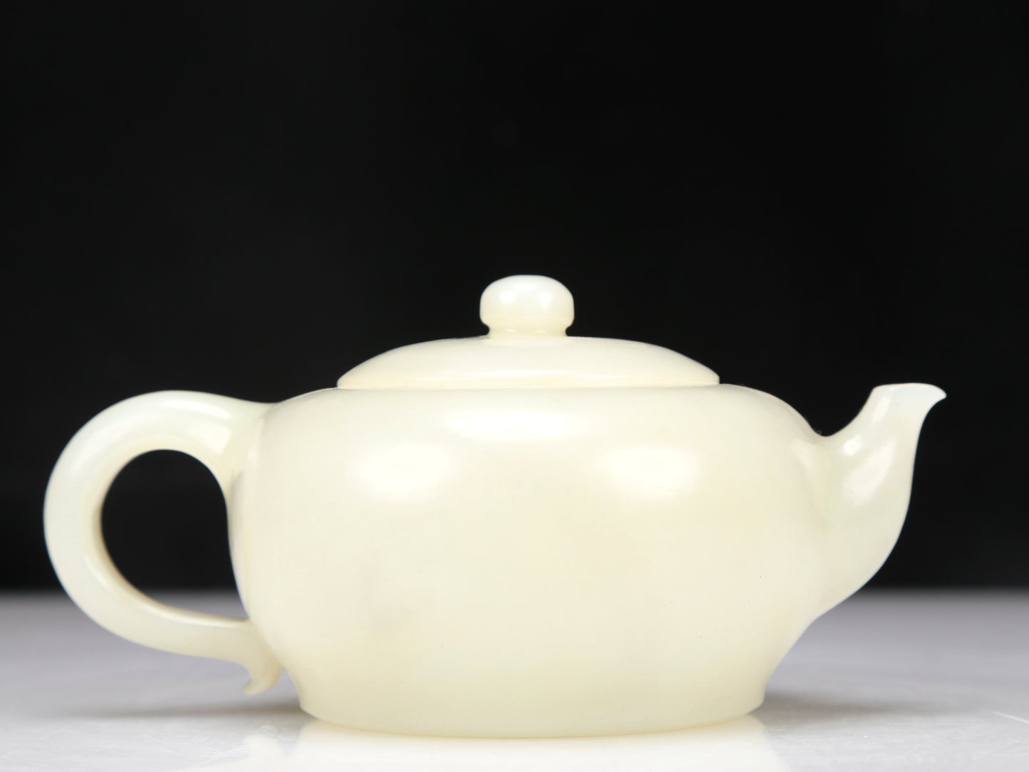 A Superb Imperial White Jade Teapot