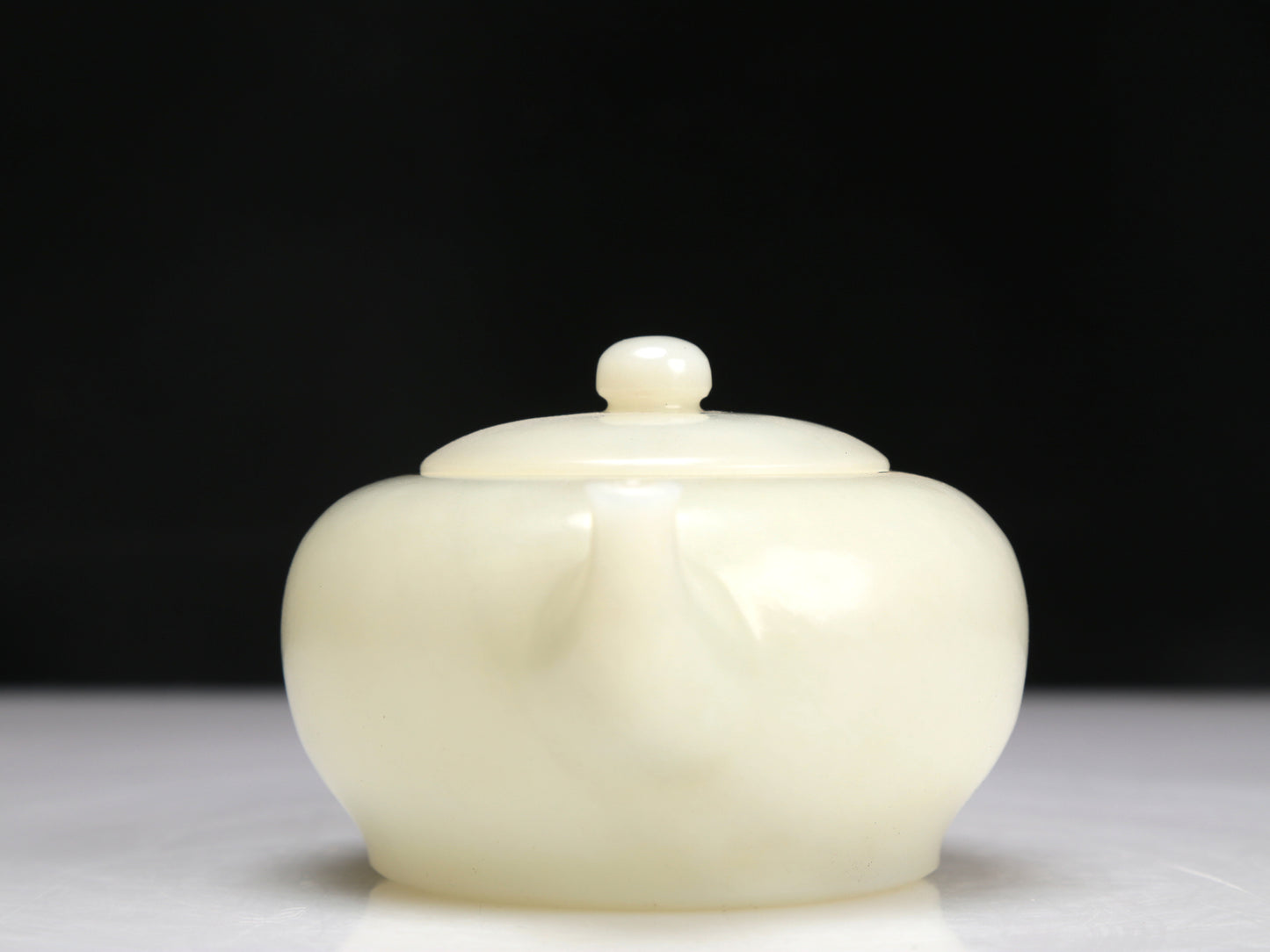 A Superb Imperial White Jade Teapot