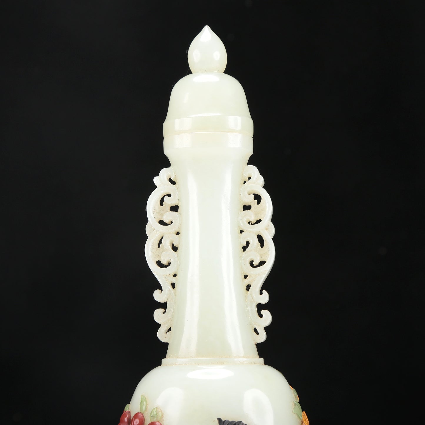 A Superb White Jade Gem-Inlaid 'Figure' Vase And Cover