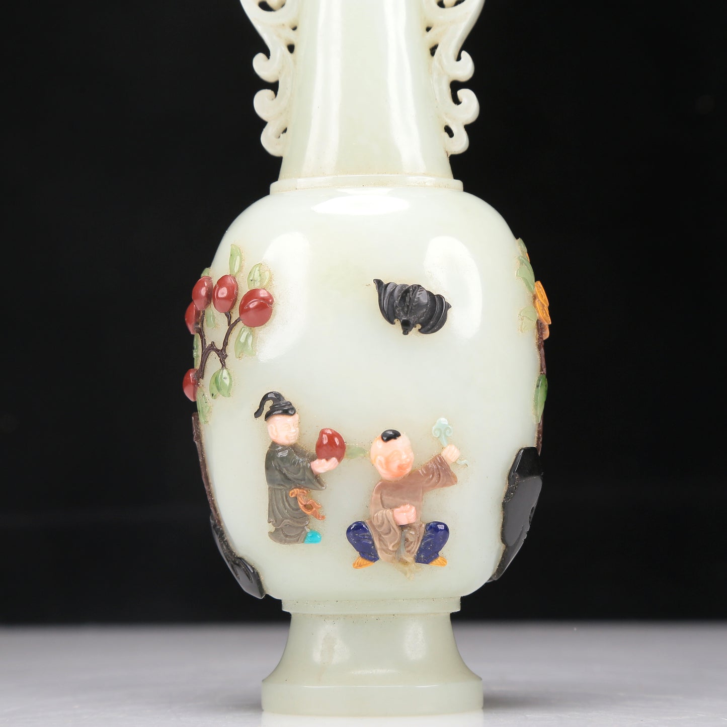 A Superb White Jade Gem-Inlaid 'Figure' Vase And Cover