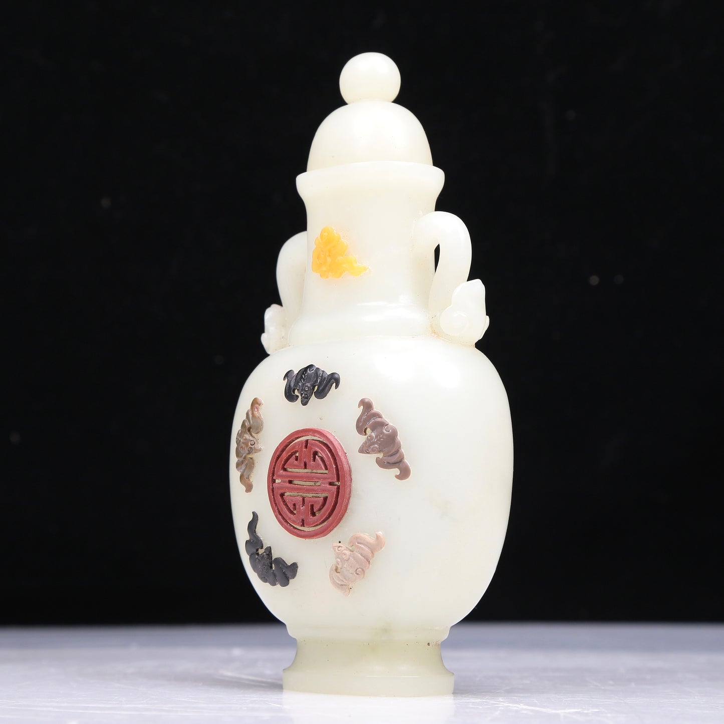 An Excellent White Jade Gem-Inlaid 'Bat' Vase And Cover