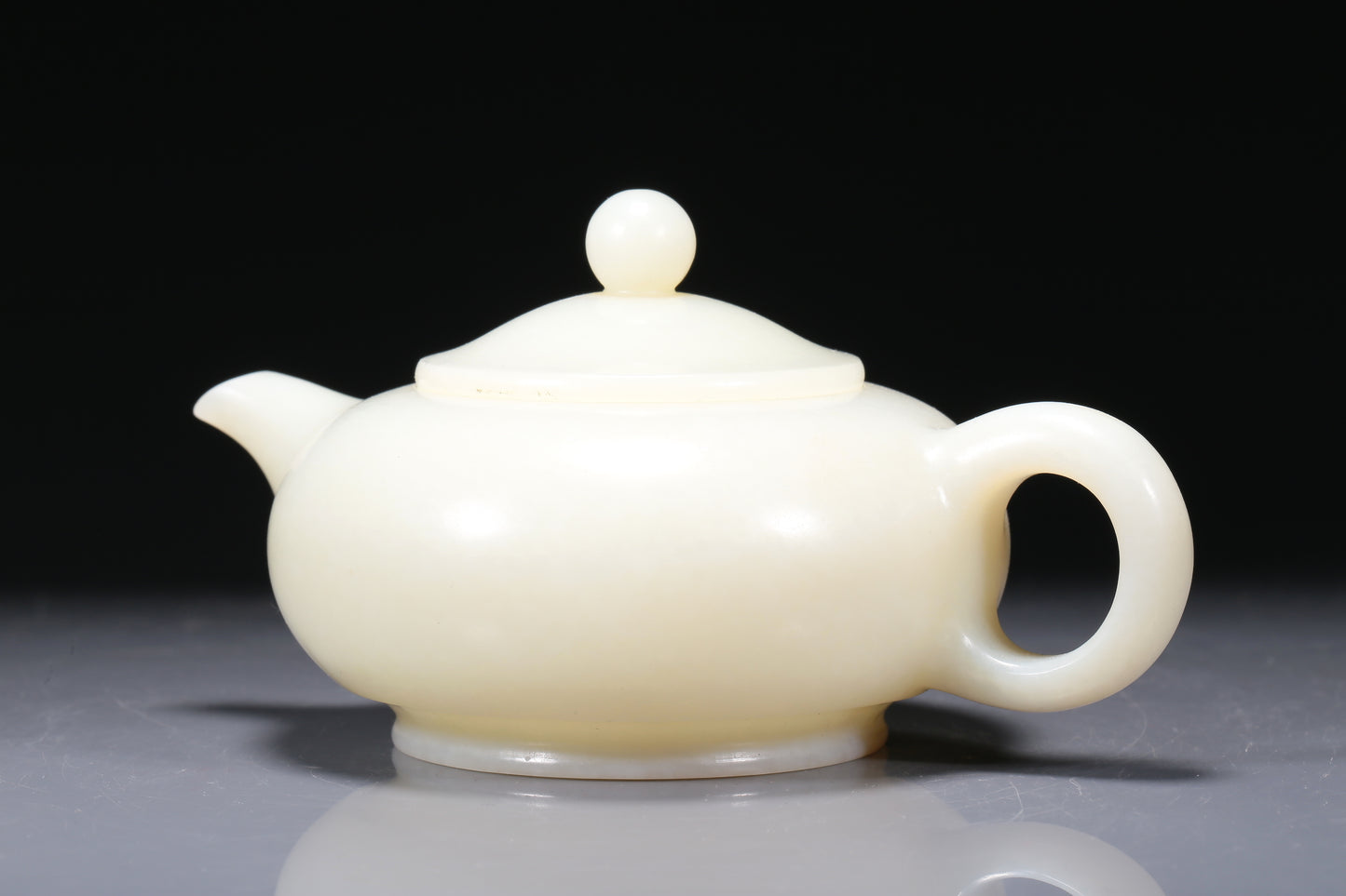 A Wonderful Imperial White Jade Teapot