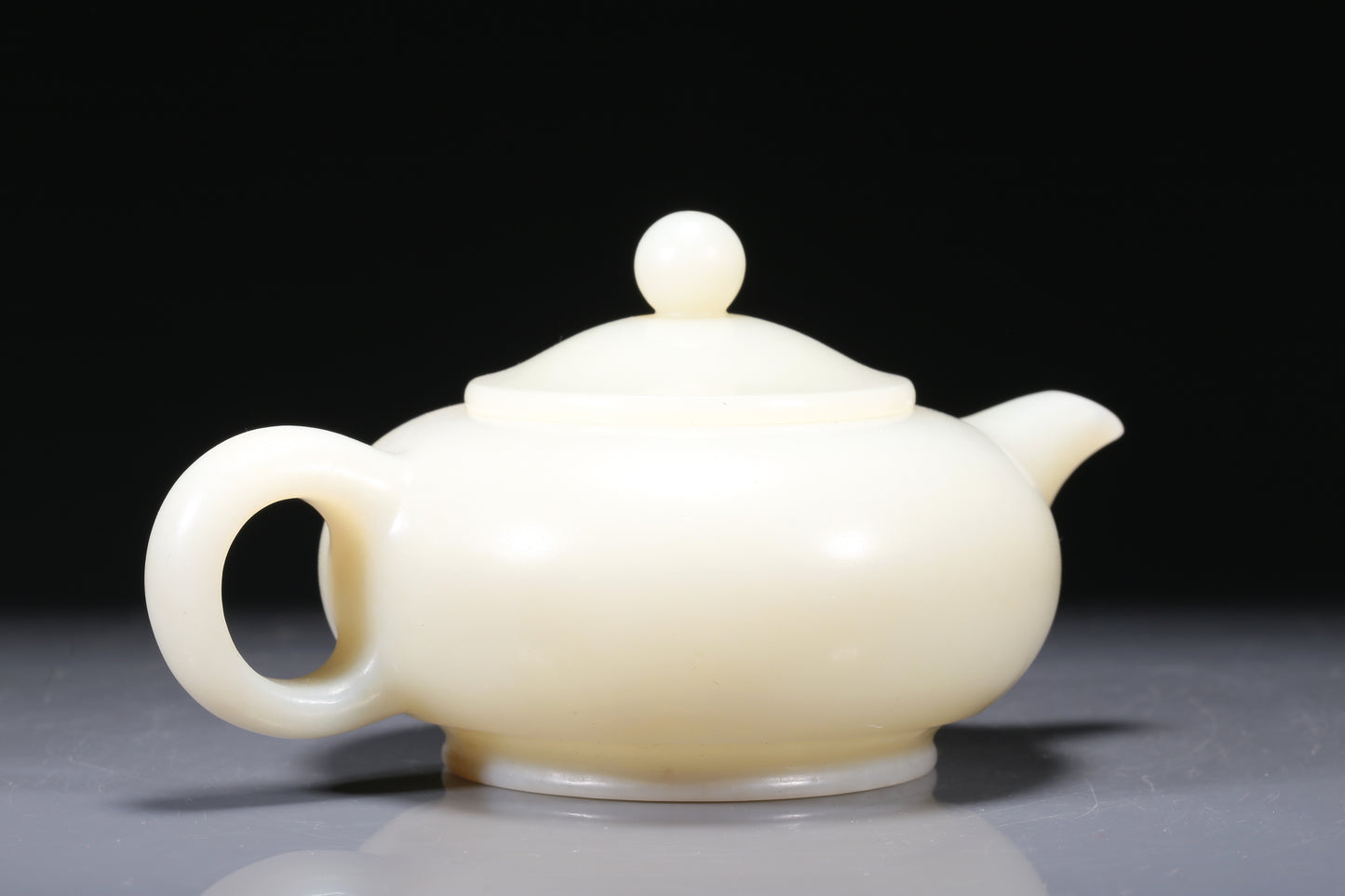 A Wonderful Imperial White Jade Teapot