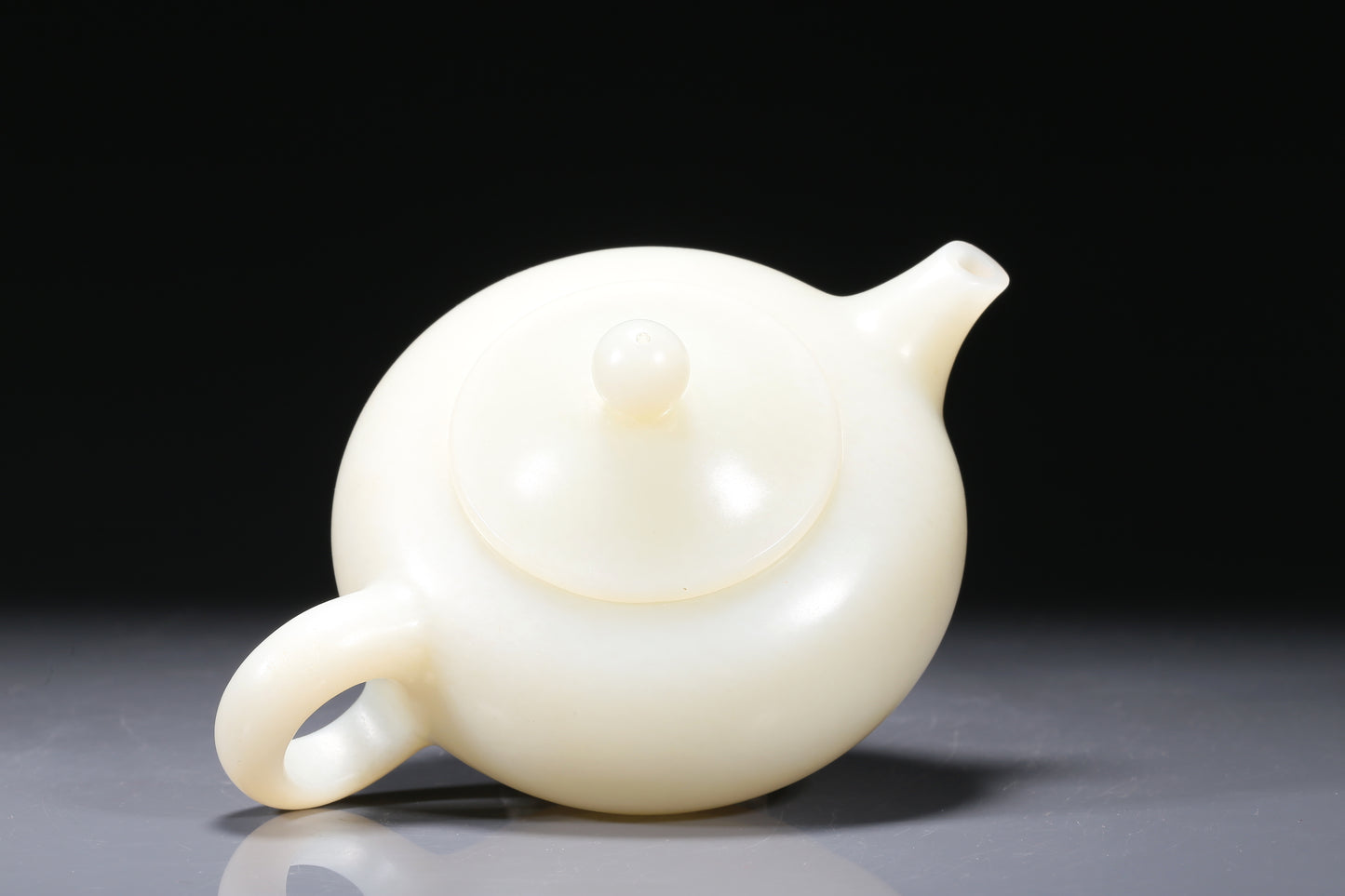 A Wonderful Imperial White Jade Teapot