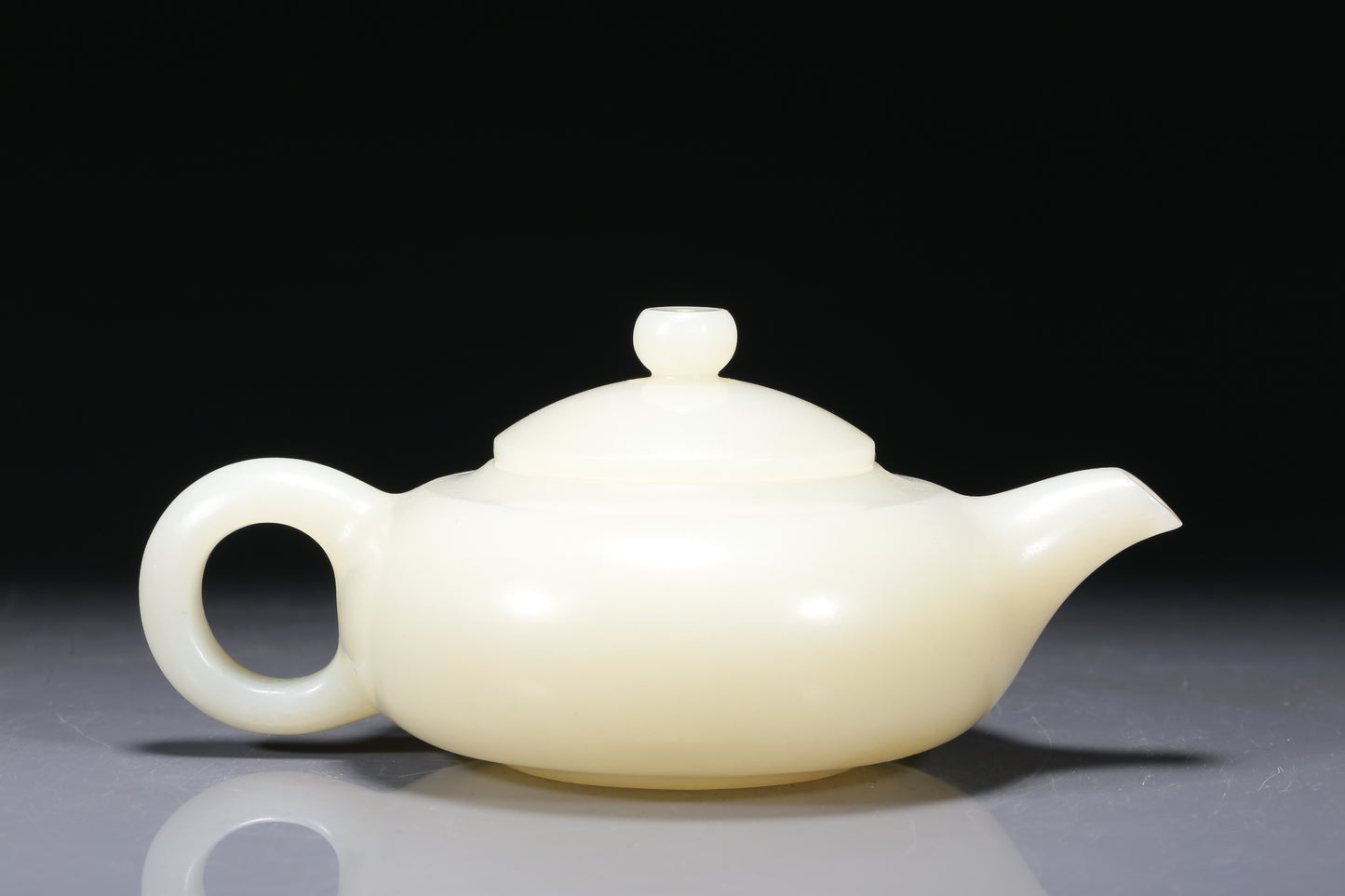 A Wonderful Imperial White Jade Teapot