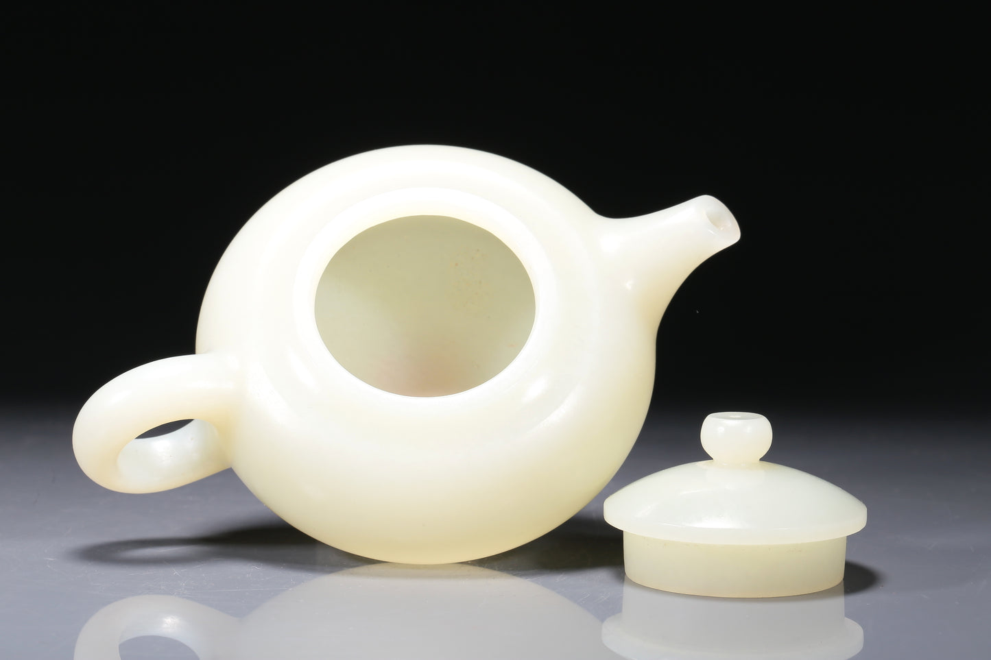 A Wonderful Imperial White Jade Teapot