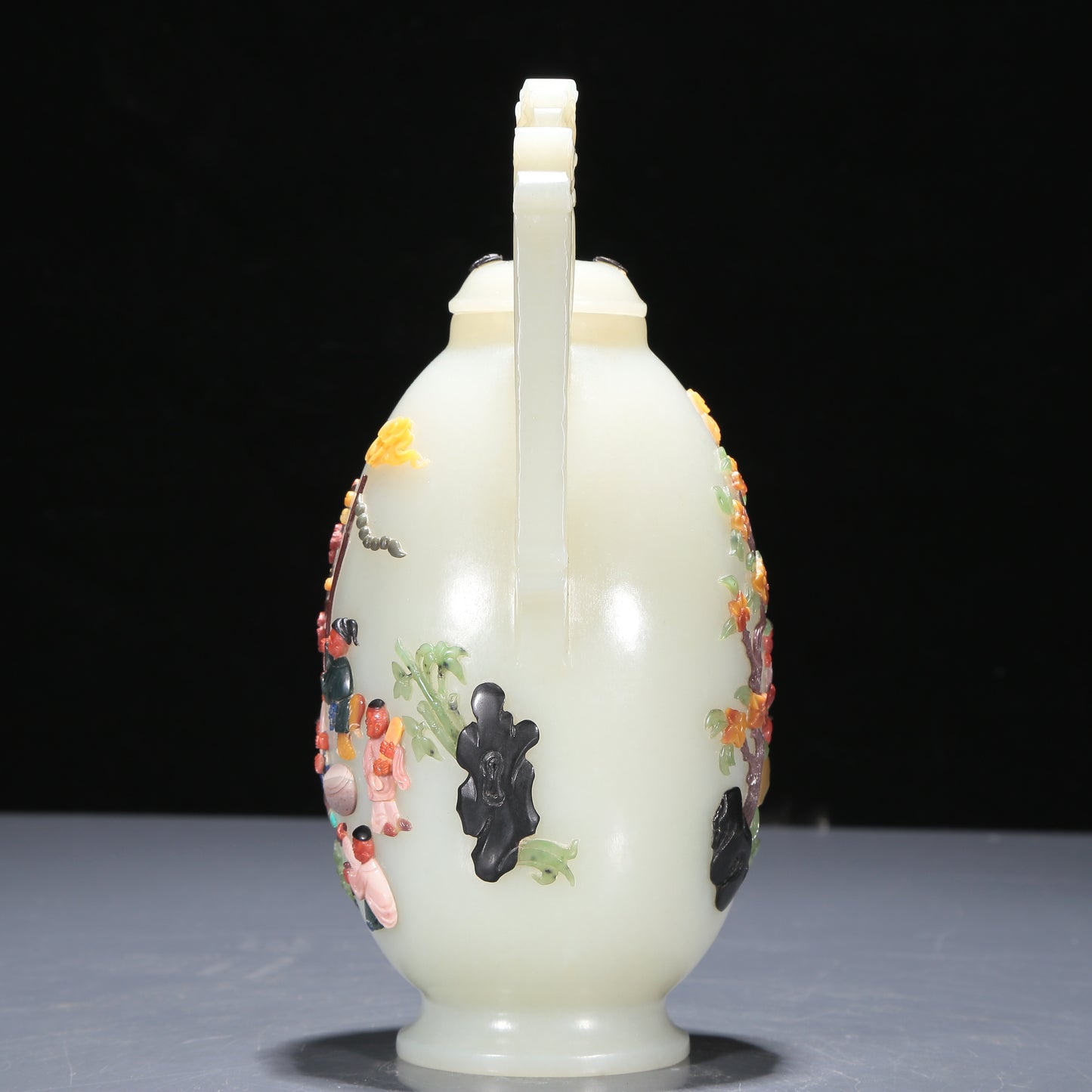 A Precious White Jade Gem-Inlaid 'Figure' Ewer