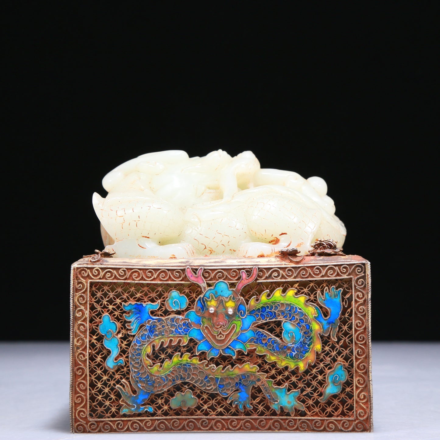 An Exquisite White Jade Gold-Mounted Blueing 'Dragon' Seal