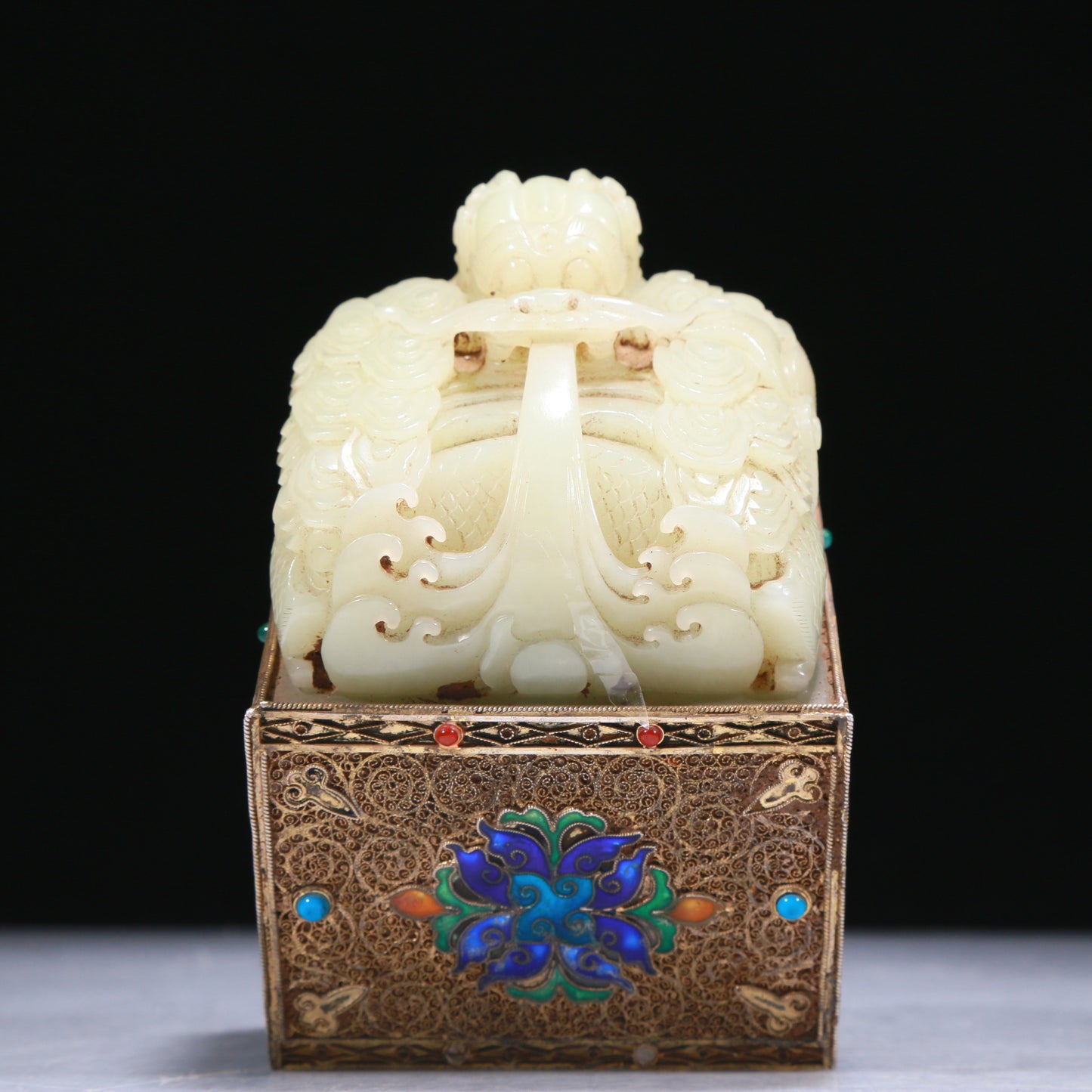 An Exquisite White Jade Gold-Mounted 'Dragon& Auspicious Cloud' Seal