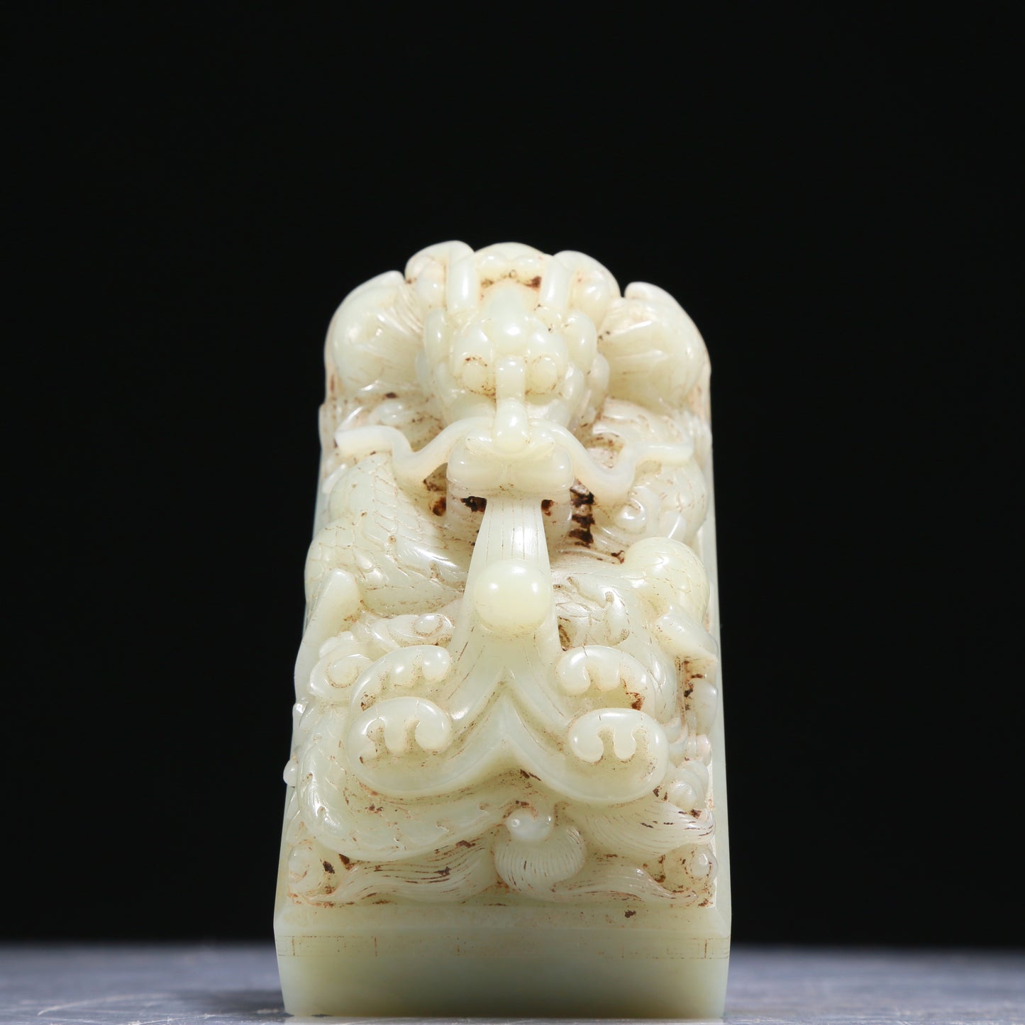 An Exquisite White Jade 'Dragon' Seal