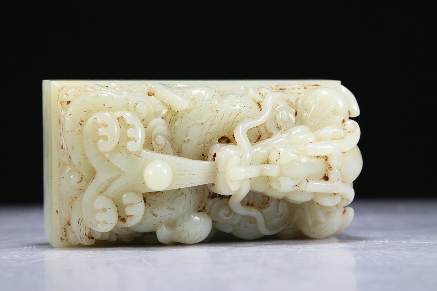 An Exquisite White Jade 'Dragon' Seal