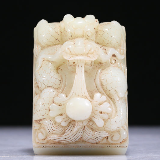 An Exquisite White Jade 'Dragon' Seal