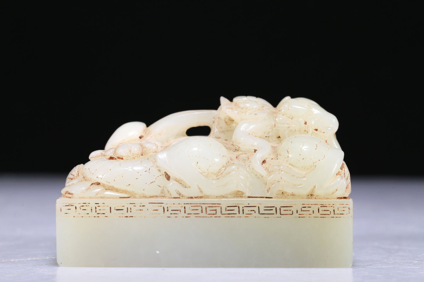 An Exquisite White Jade 'Dragon' Seal