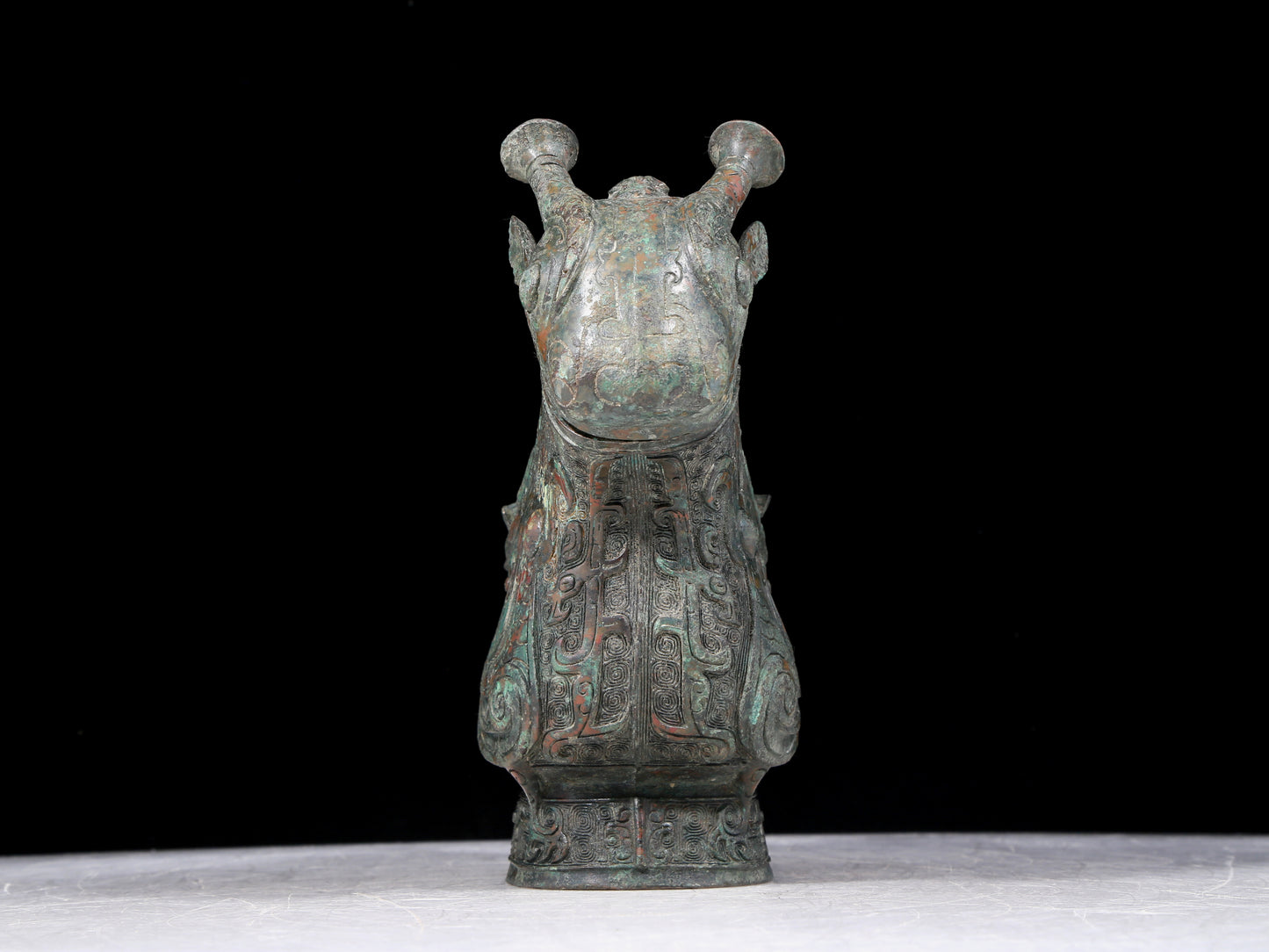 A precious bronze ewer with auspicious animal patterns