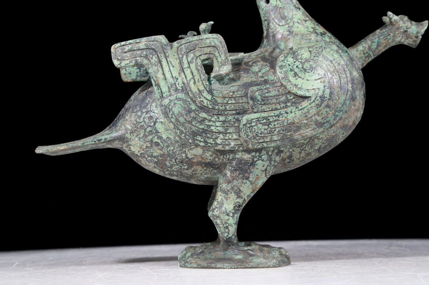 A precious bronze duck ewer