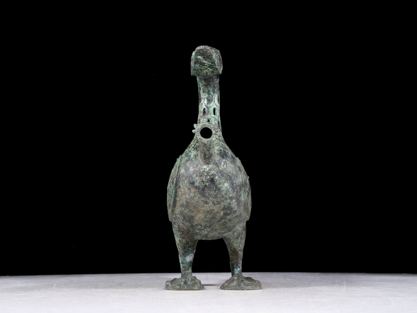 A precious bronze duck ewer