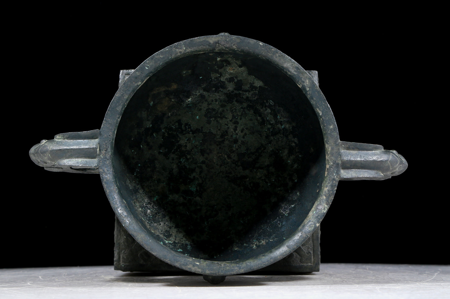 A precious bronze double-eared stove with auspicious animal patterns