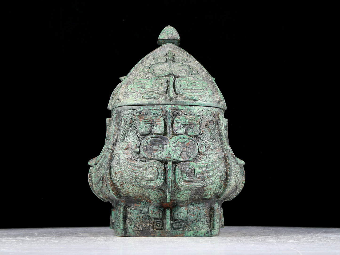 A precious bronze auspicious animal pattern jar with lid