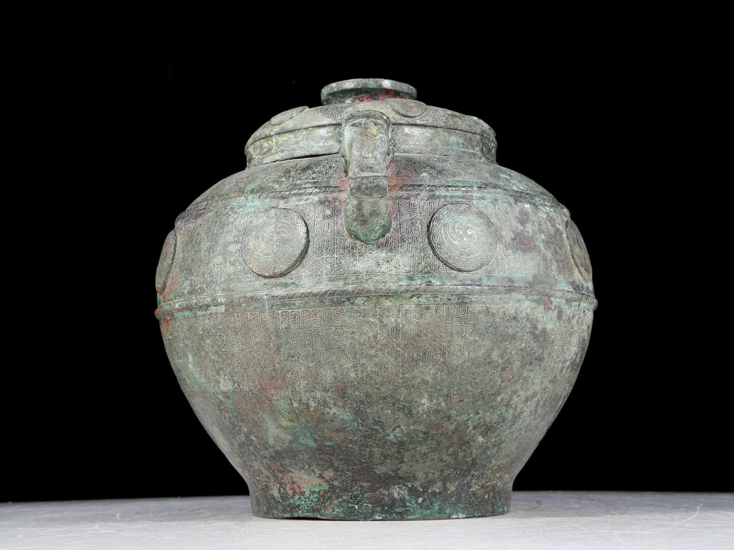 A precious bronze dragon pattern amphora with lid