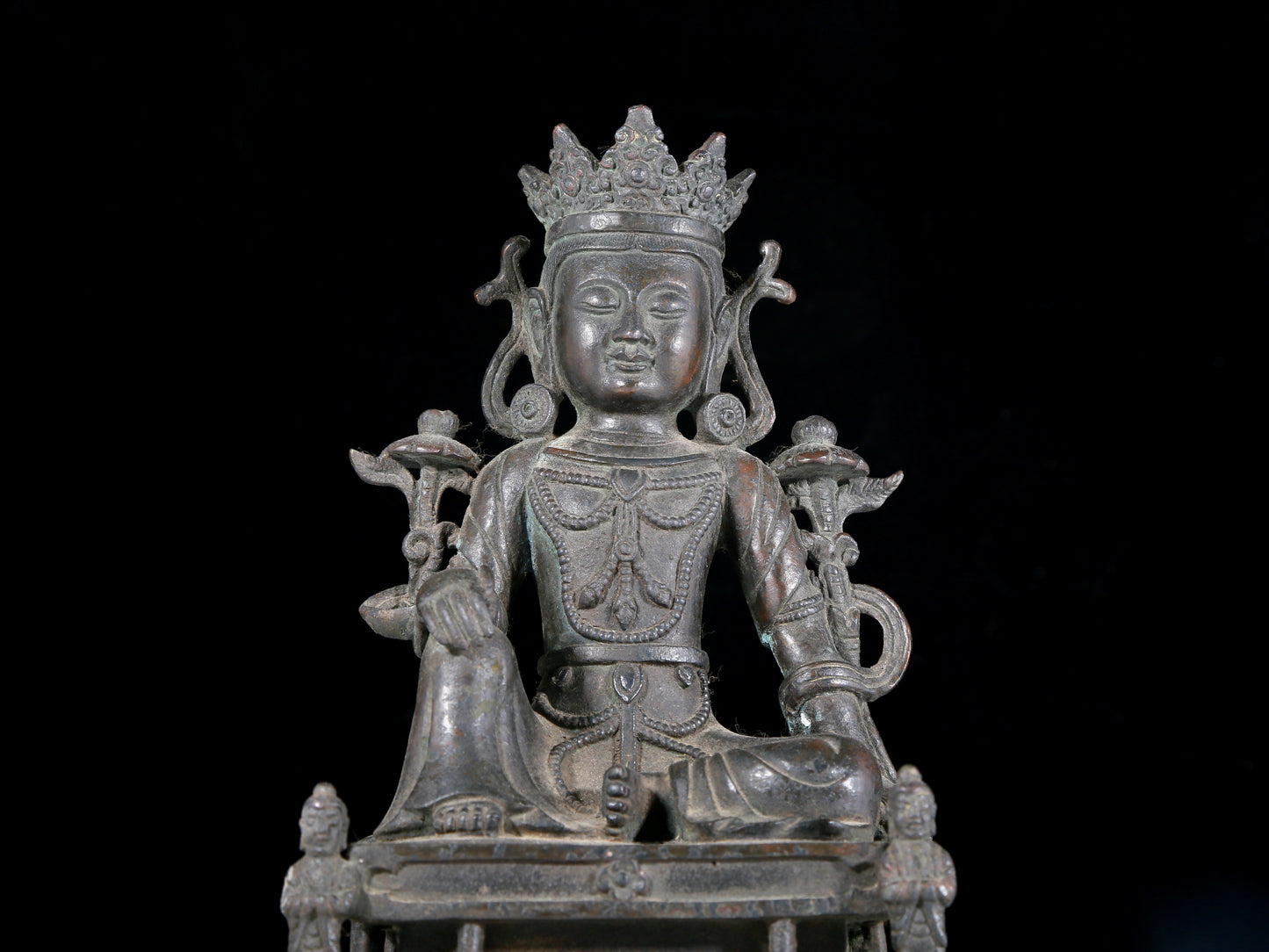 A precious bronze statue of Guanyin