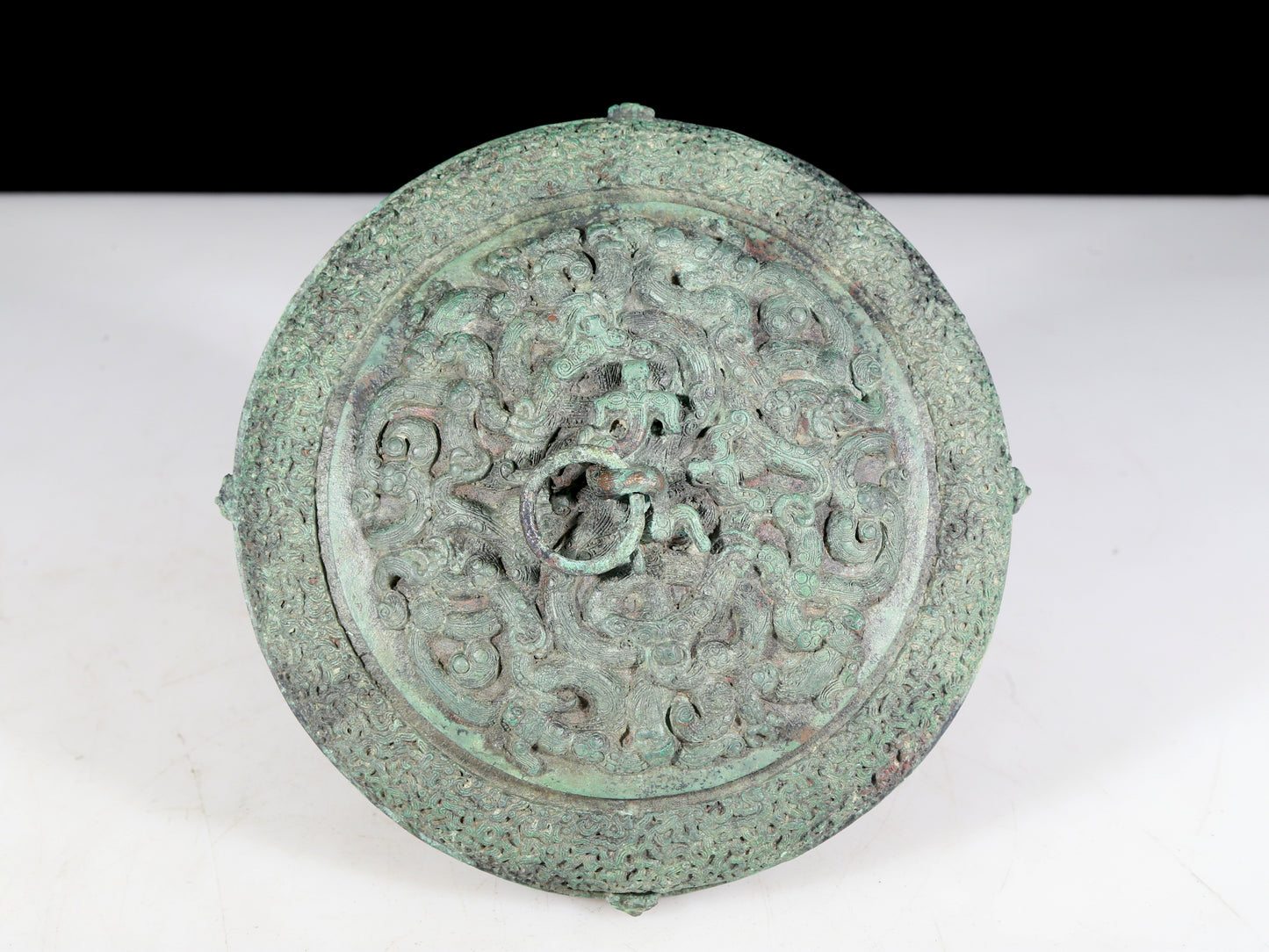 A precious bronze dragon-patterned double-eared stove with lid