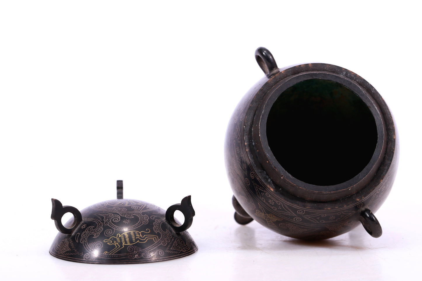 An Archaic Pair Of Bronze Gold& Silver-Inlaid 'Auspicious Beast' Tripod Censers And Covers